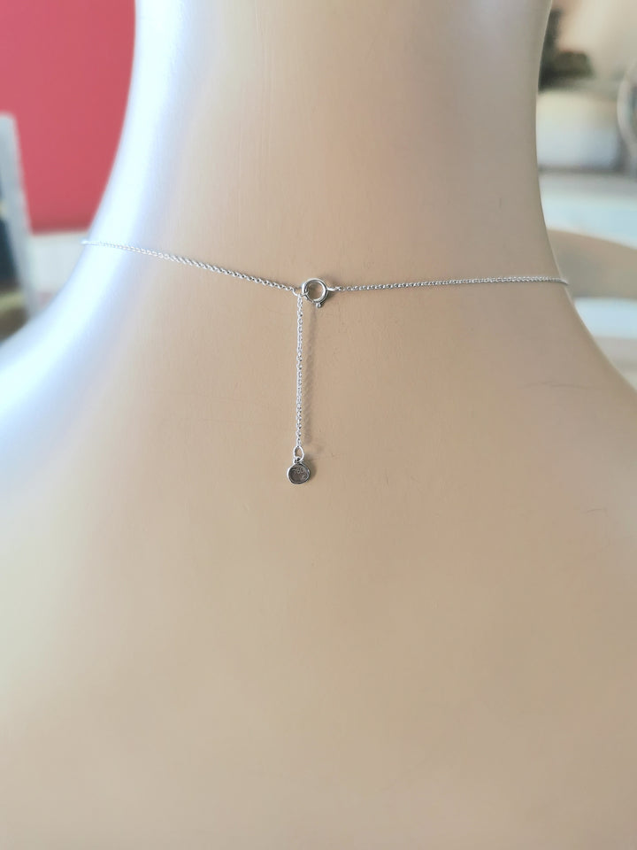 photo du collier contemporain fermé diamants or blanc 18 carats