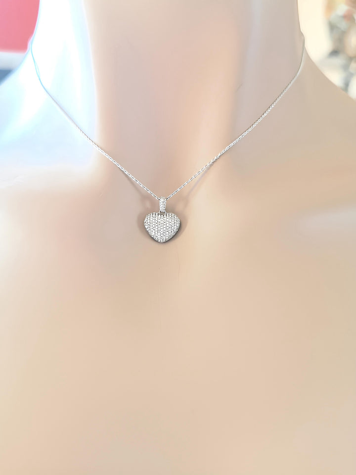 photo sur manequin porté collier de seconde main maty or blanc 18K