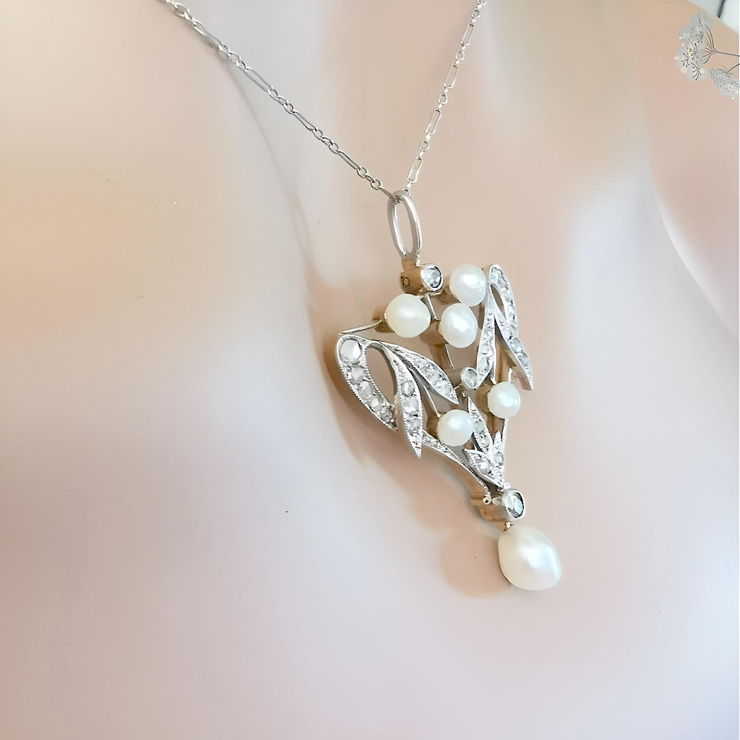 Collier ancien perles fines et diamants porté de profil — joaillerie Art Nouveau or 18K