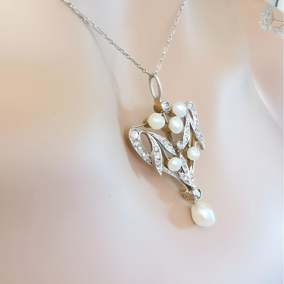 Collier ancien perles fines et diamants porté de profil — joaillerie Art Nouveau or 18K