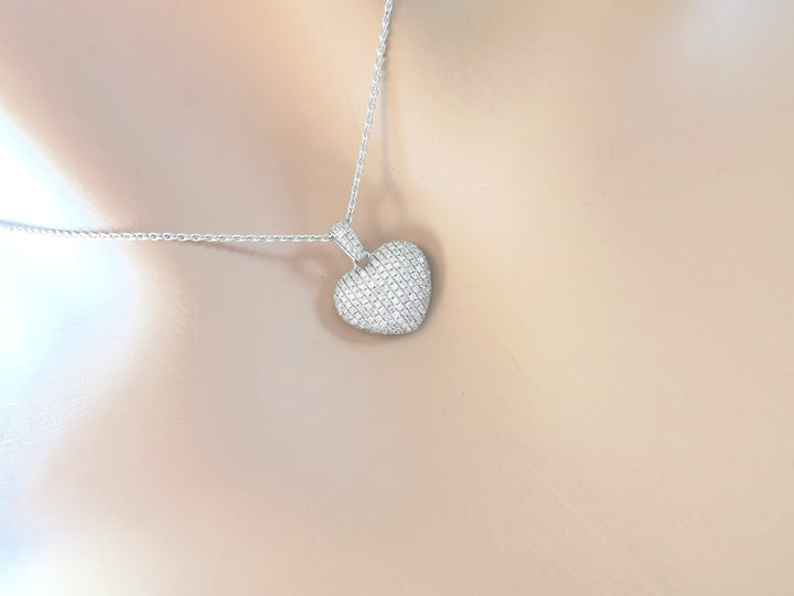 photo portée collier occasion maty diamants or blanc 