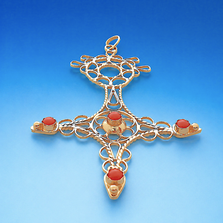 croix du sud pendentif or 18 carats et corail vue en photo de la monture