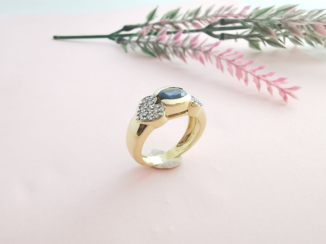 photo joaillerie circulaire Bague de seconde main Saphir Diamants Or 18 carats