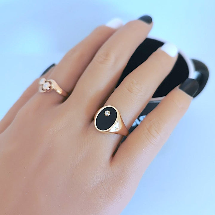 Bague Chevalière Mixte Onyx Noir et Diamant en or jaune 18 K (750°/°°) 18 carats