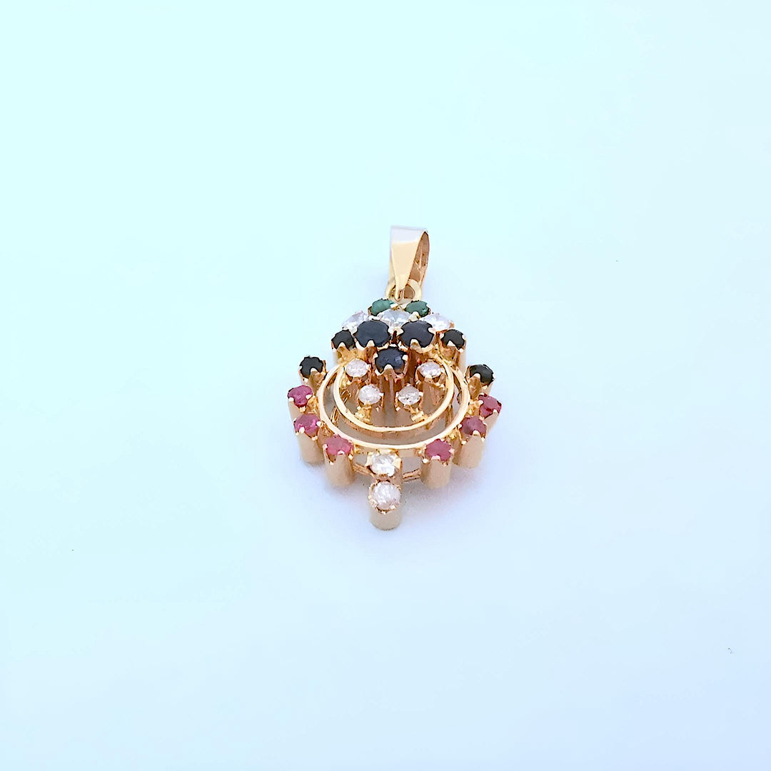 photo macro joaillerie de luxe or 18 k pierres precieuses