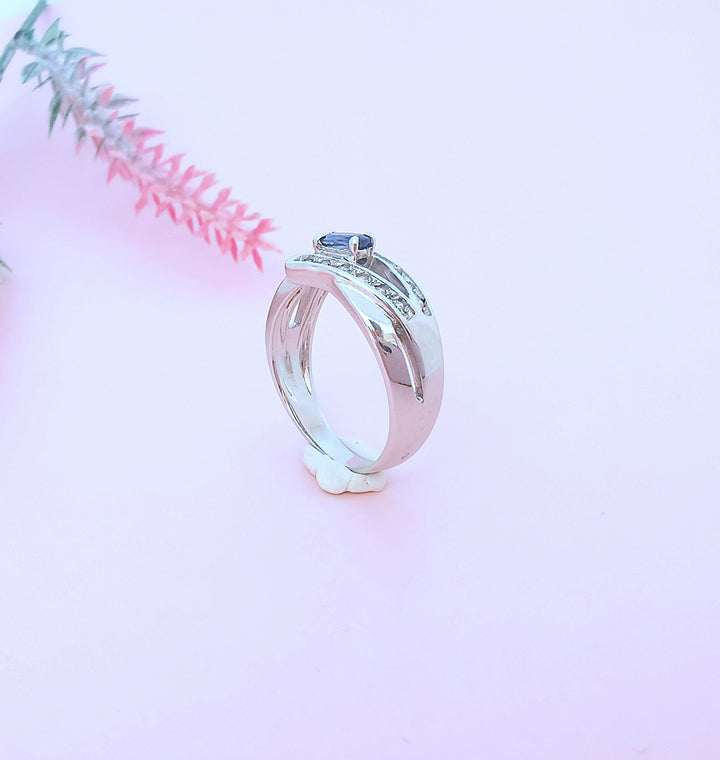 photo droite joaillerie de seconde main Bague Saphir et Diamants Or Blanc 18 carats