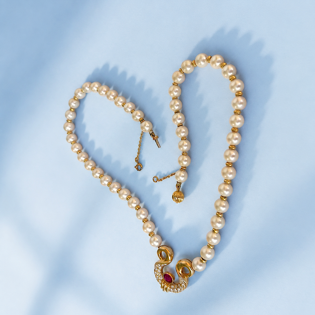 Pendentif collier perles de culture – diamants et rubis or jaune 18K