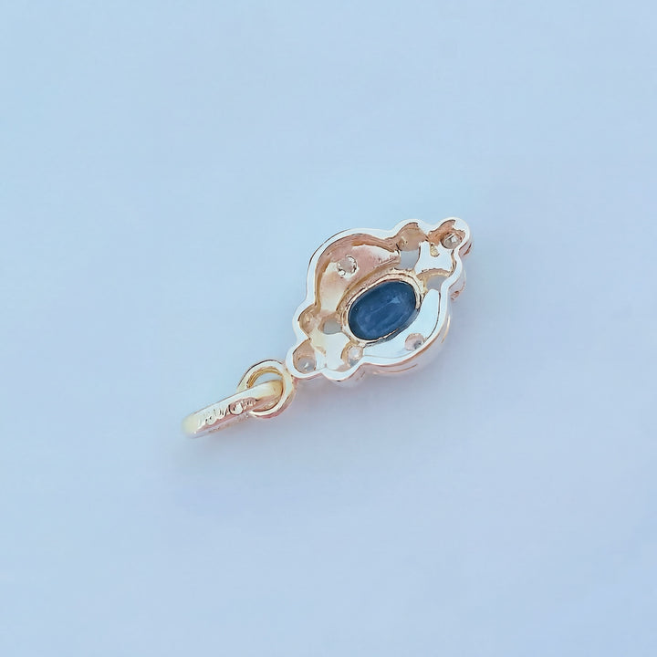 vue détaillée de l'intérieur pendentif or 18 carats