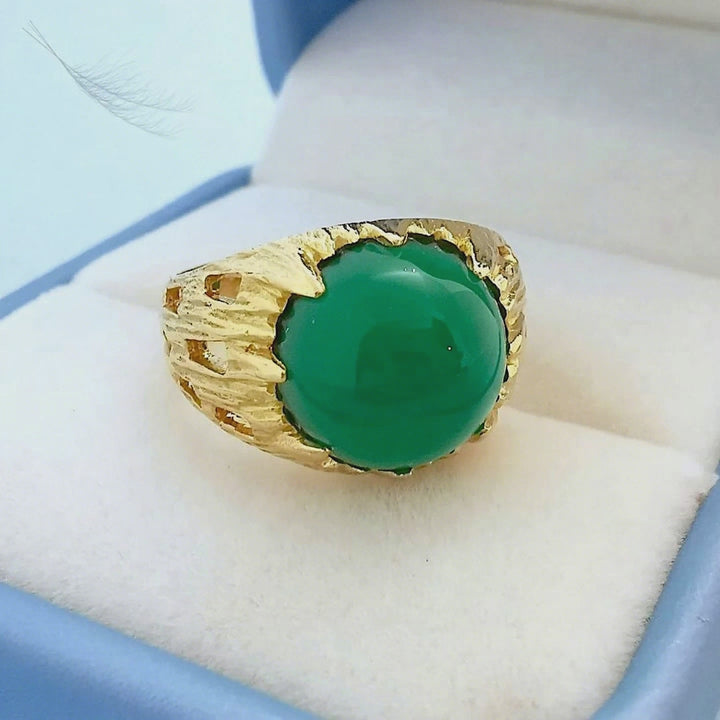 Bague vintage (1980-1990) agate verte en cabochon – Or jaune 18K