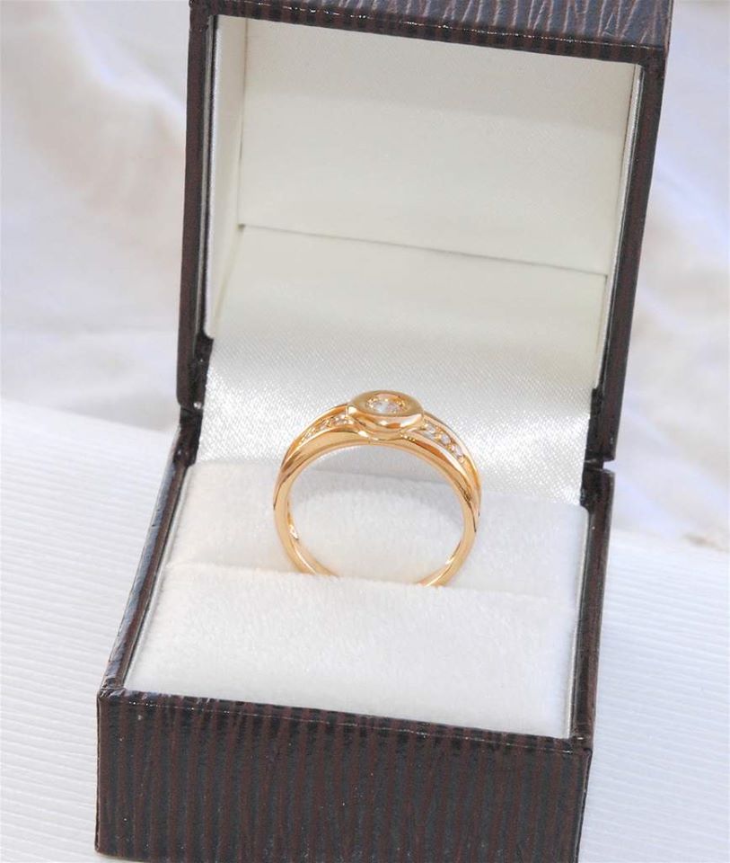 BAGUE EN OR JAUNE 18 K ( 750 ) / DIAMANTS