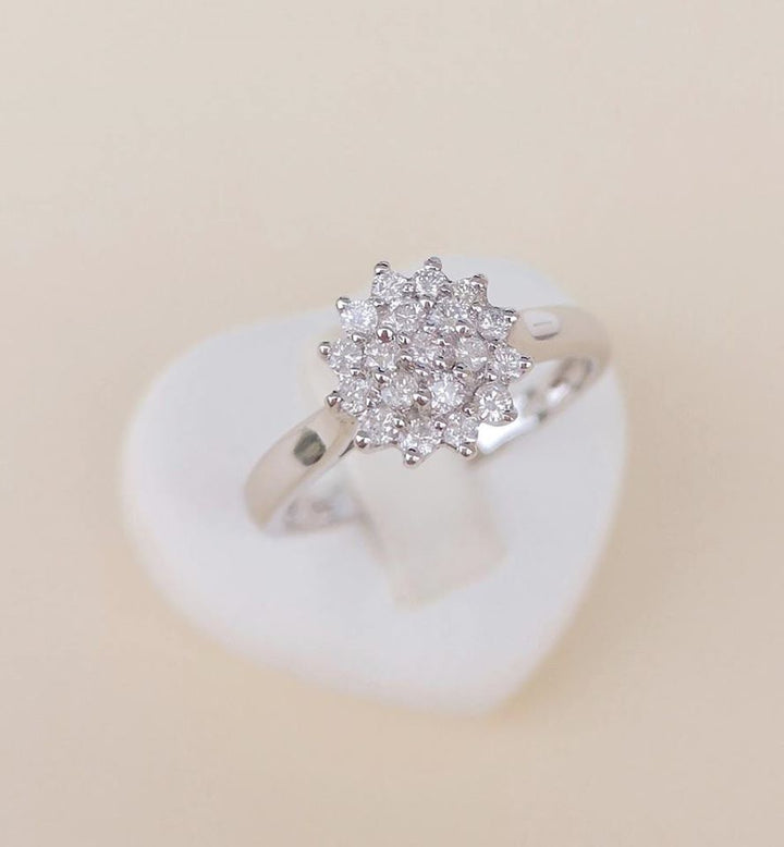 NEUVE / Bague Fleur / Diamants /Joaillerie Or Blanc 18 K / 750/1000 / Or 18 carats