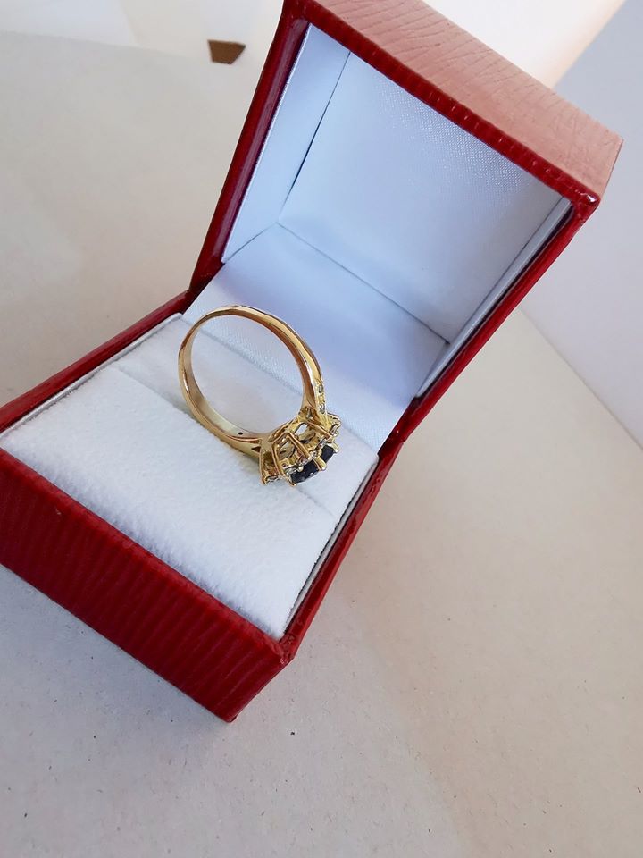 Bague Marguerite / Saphir / Diamants / Or 18K / 18 carats / 750