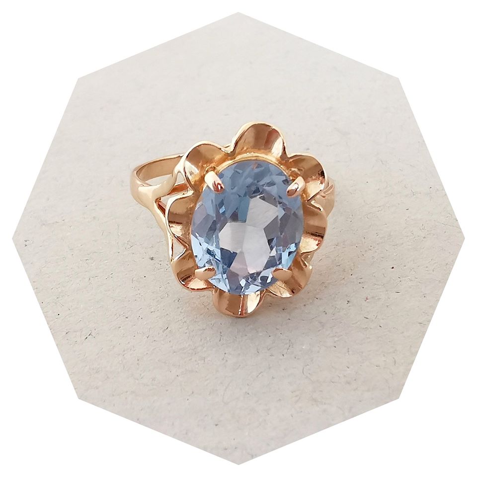Bague / Topaze / Or Jaune 18 K / 750/1000 / Or 18 carats
