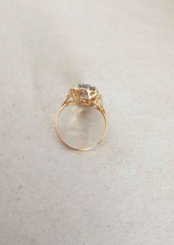 Bague / Topaze / Or Jaune 18 K / 750/1000 / Or 18 carats