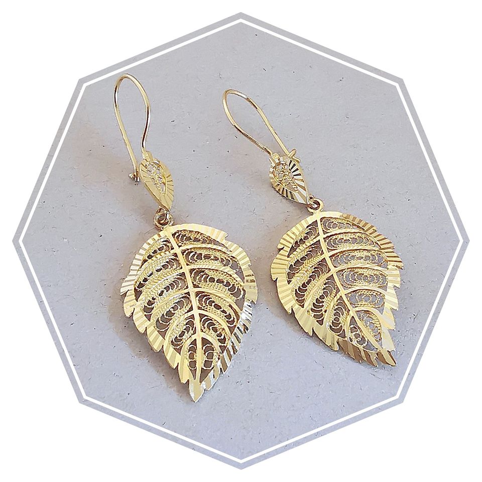 Boucles d'oreilles pendantes / Or 18K / Motifs Feuilles / Or 750 / 18 carats