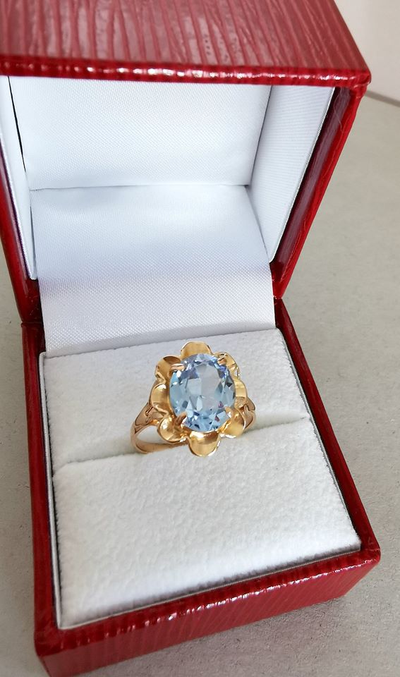Bague / Topaze / Or Jaune 18 K / 750/1000 / Or 18 carats