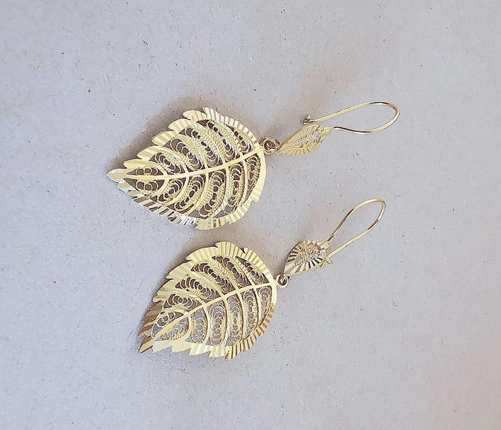 Boucles d'oreilles pendantes / Or 18K / Motifs Feuilles / Or 750 / 18 carats