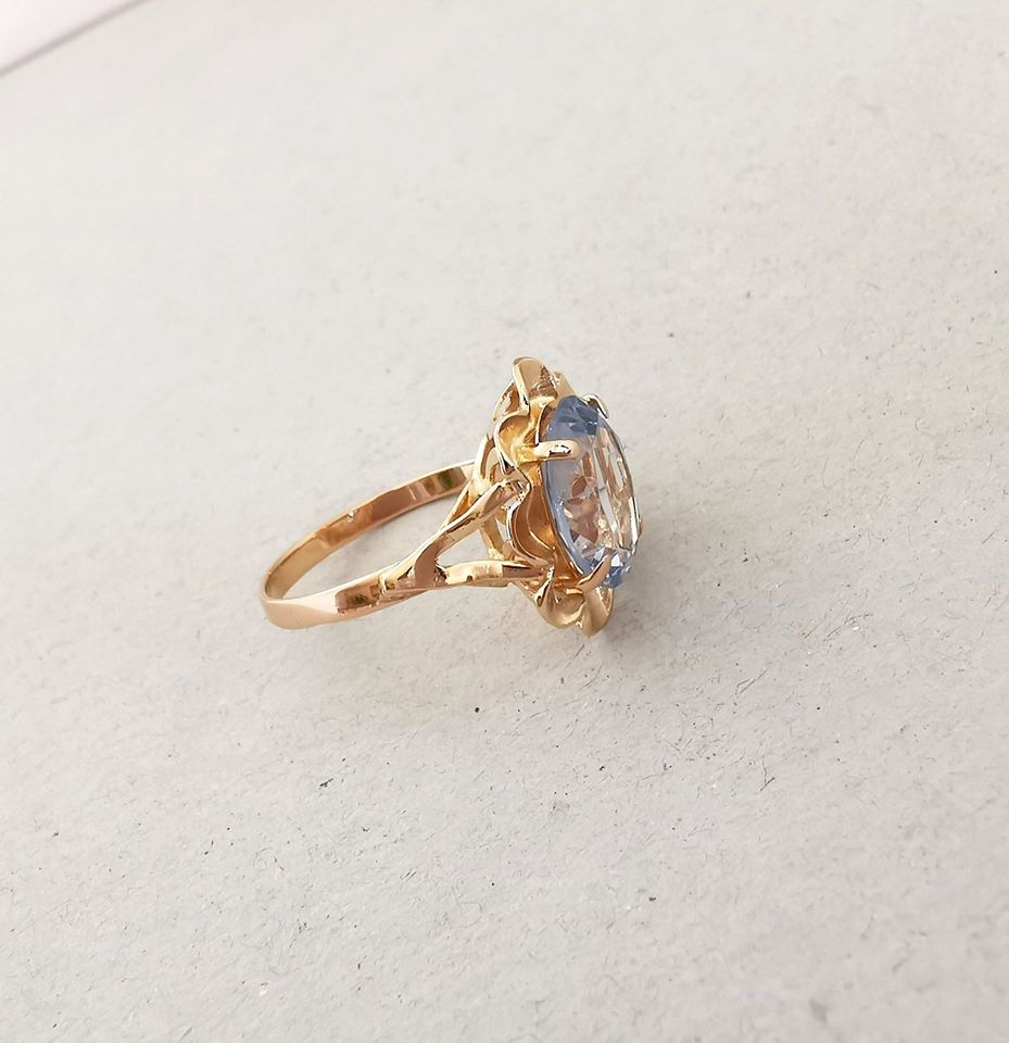 Bague / Topaze / Or Jaune 18 K / 750/1000 / Or 18 carats