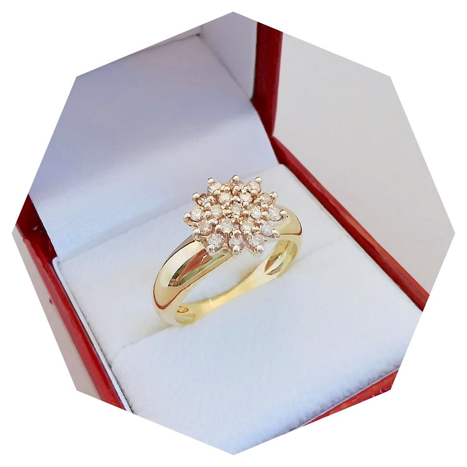 Bague / Diamants / Or Jaune 18 K / 750/1000 / Or 18 carats