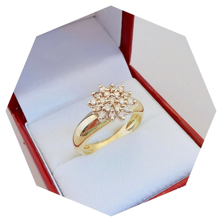 Bague / Diamants / Or Jaune 18 K / 750/1000 / Or 18 carats