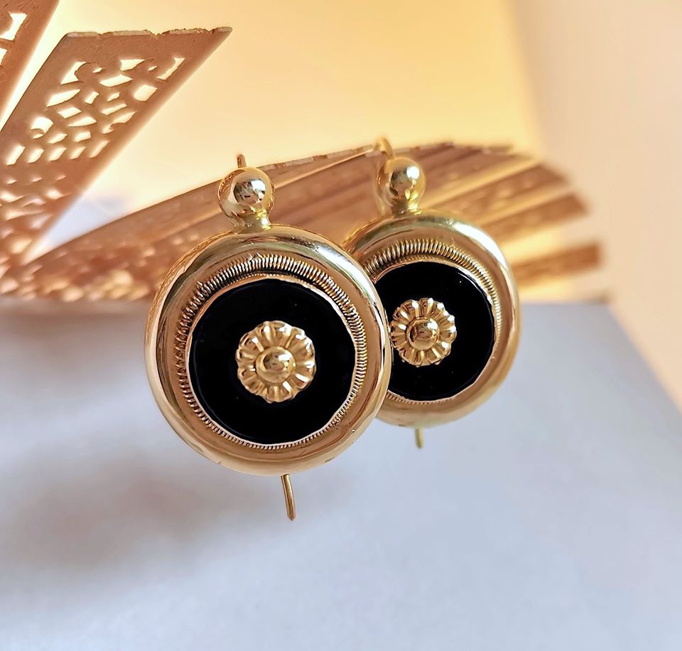 Boucles d'oreilles anciennes ( Napoléon III ) / Or jaune 18K et Onyx﻿ / 18 carats / 750