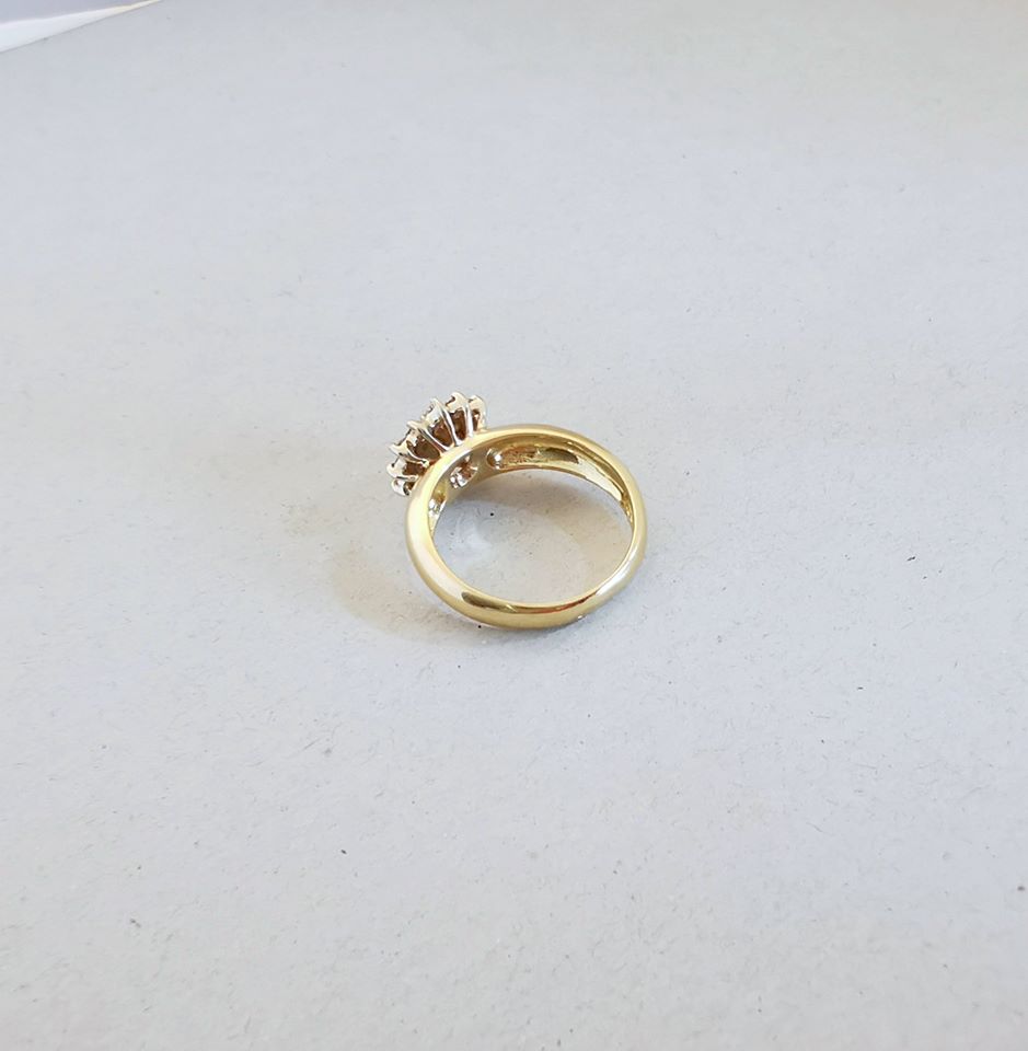 Bague / Diamants / Or Jaune 18 K / 750/1000 / Or 18 carats