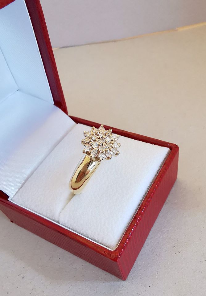 Bague / Diamants / Or Jaune 18 K / 750/1000 / Or 18 carats