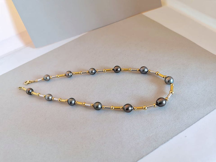 Collier Perles de Tahiti / Viroles et Fermoir Or 18 K / Or 18 carats / 750