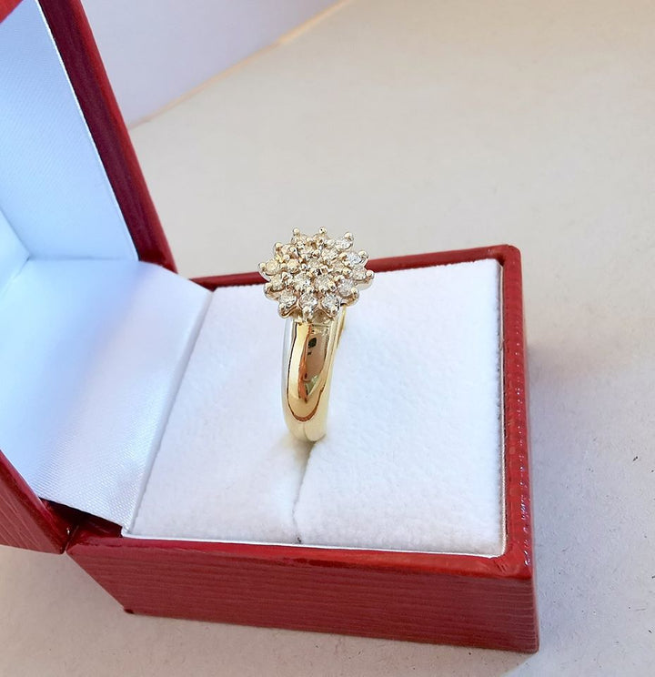 Bague / Diamants / Or Jaune 18 K / 750/1000 / Or 18 carats