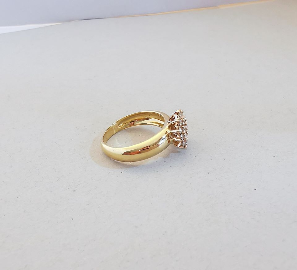 Bague / Diamants / Or Jaune 18 K / 750/1000 / Or 18 carats