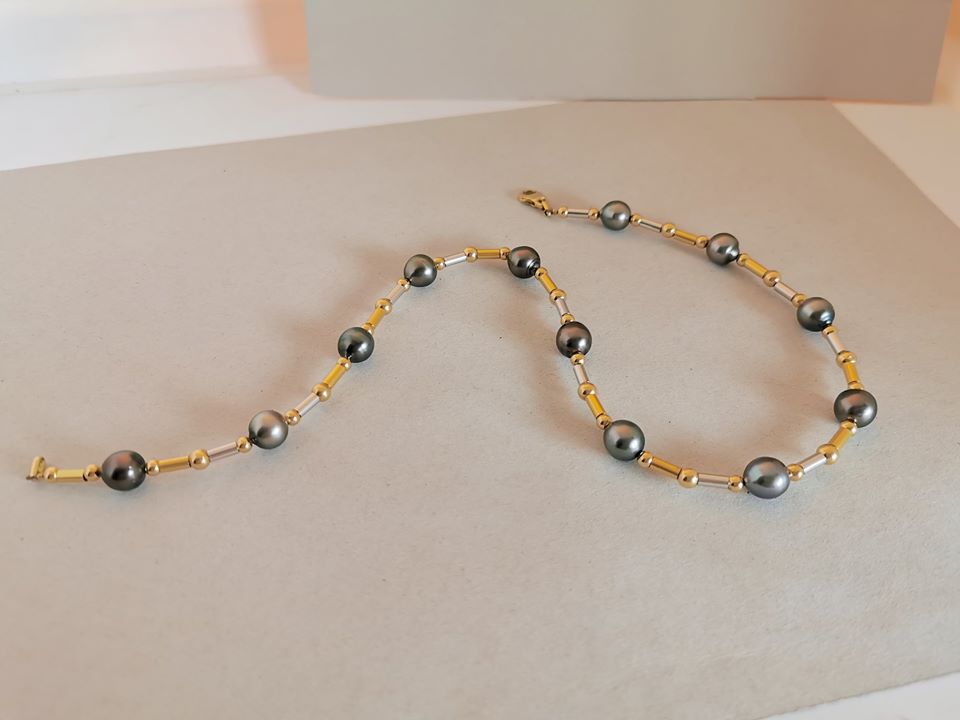 Collier Perles de Tahiti / Viroles et Fermoir Or 18 K / Or 18 carats / 750
