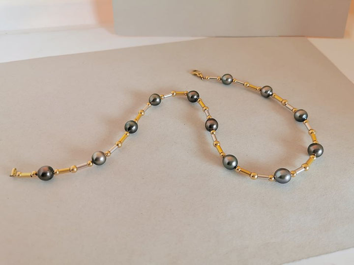 Collier Perles de Tahiti / Viroles et Fermoir Or 18 K / Or 18 carats / 750