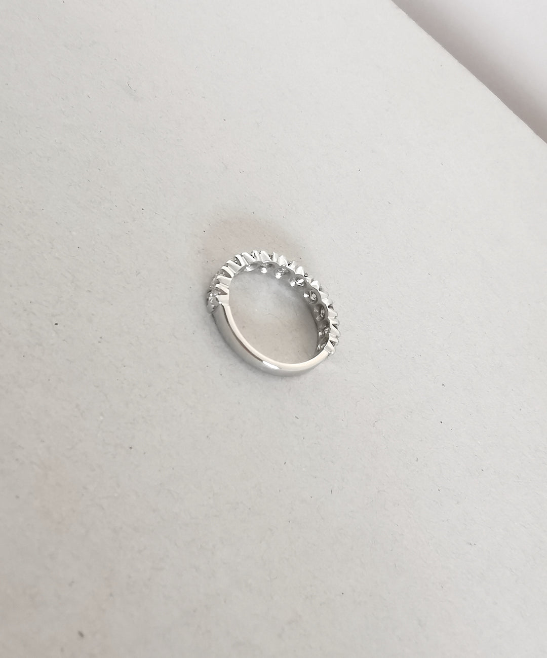 Bague anneau Demi alliance / Diamants 1,10 ct / Or Blanc 18K / 750 / 18 carats