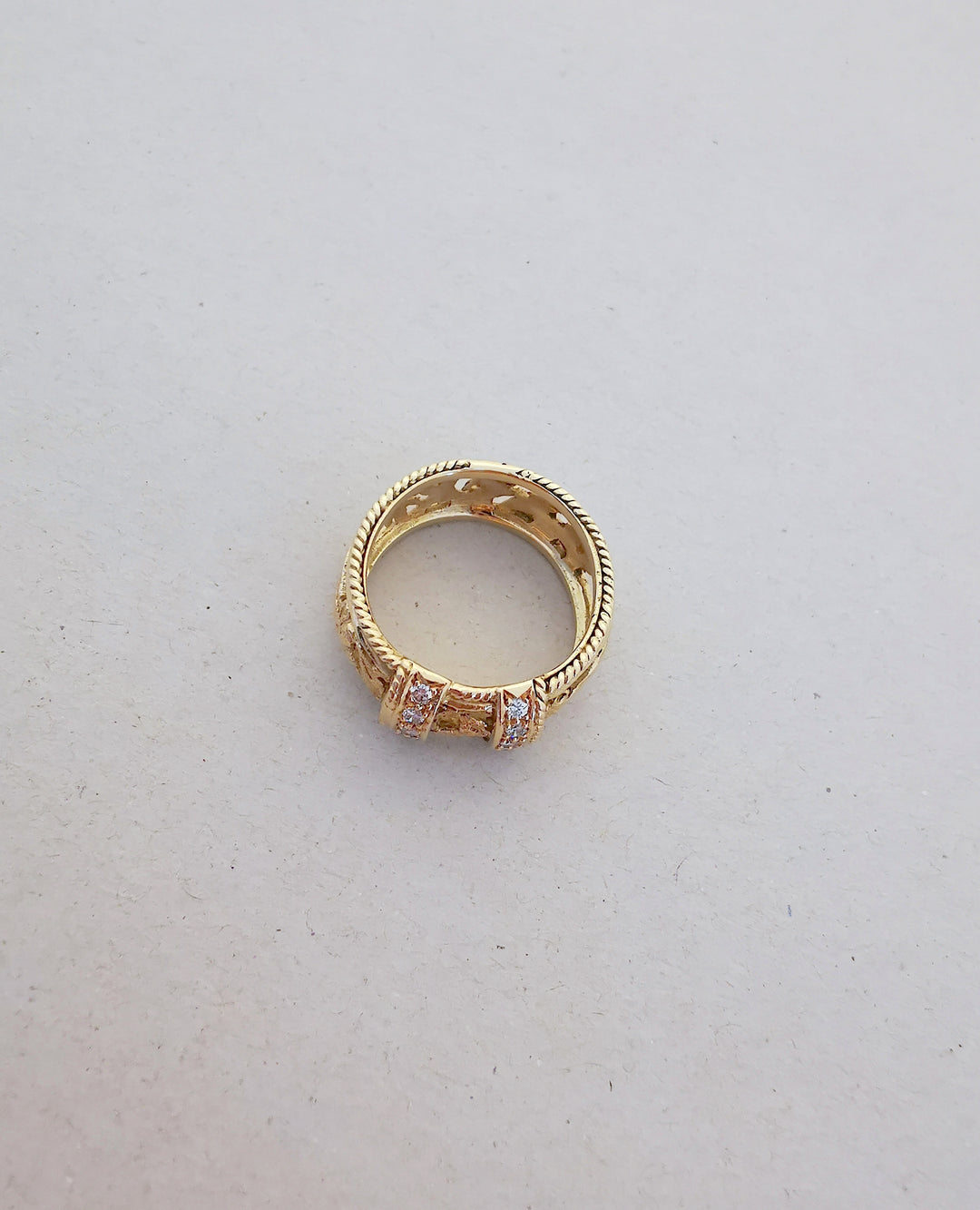 Bague ajourée / Diamants / Or Jaune 18 K gold / 750/1000 / Or 18 carats