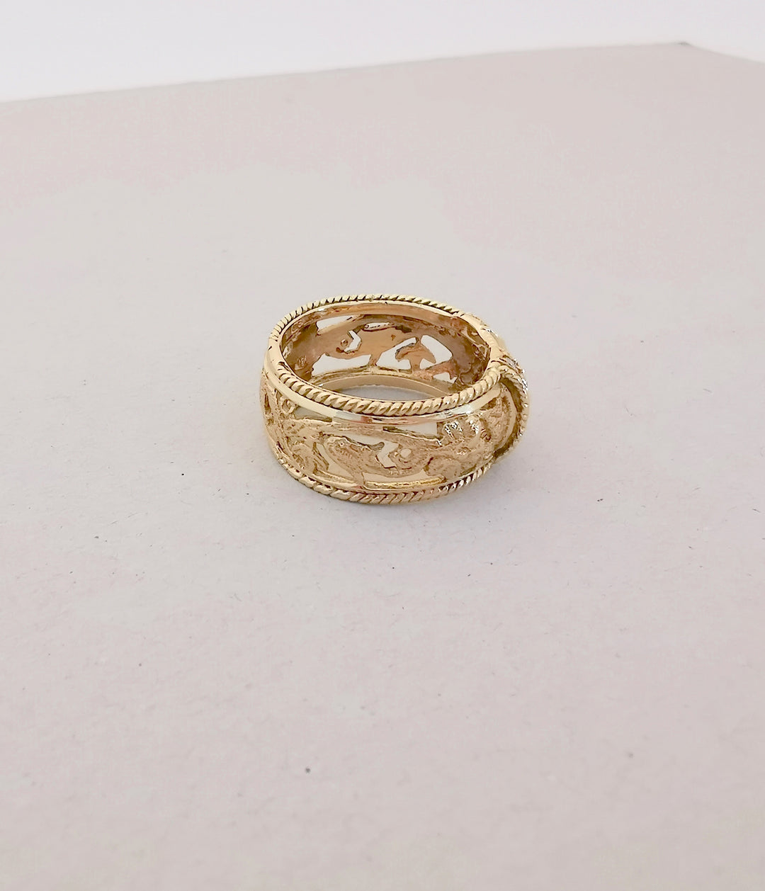 Bague ajourée / Diamants / Or Jaune 18 K gold / 750/1000 / Or 18 carats