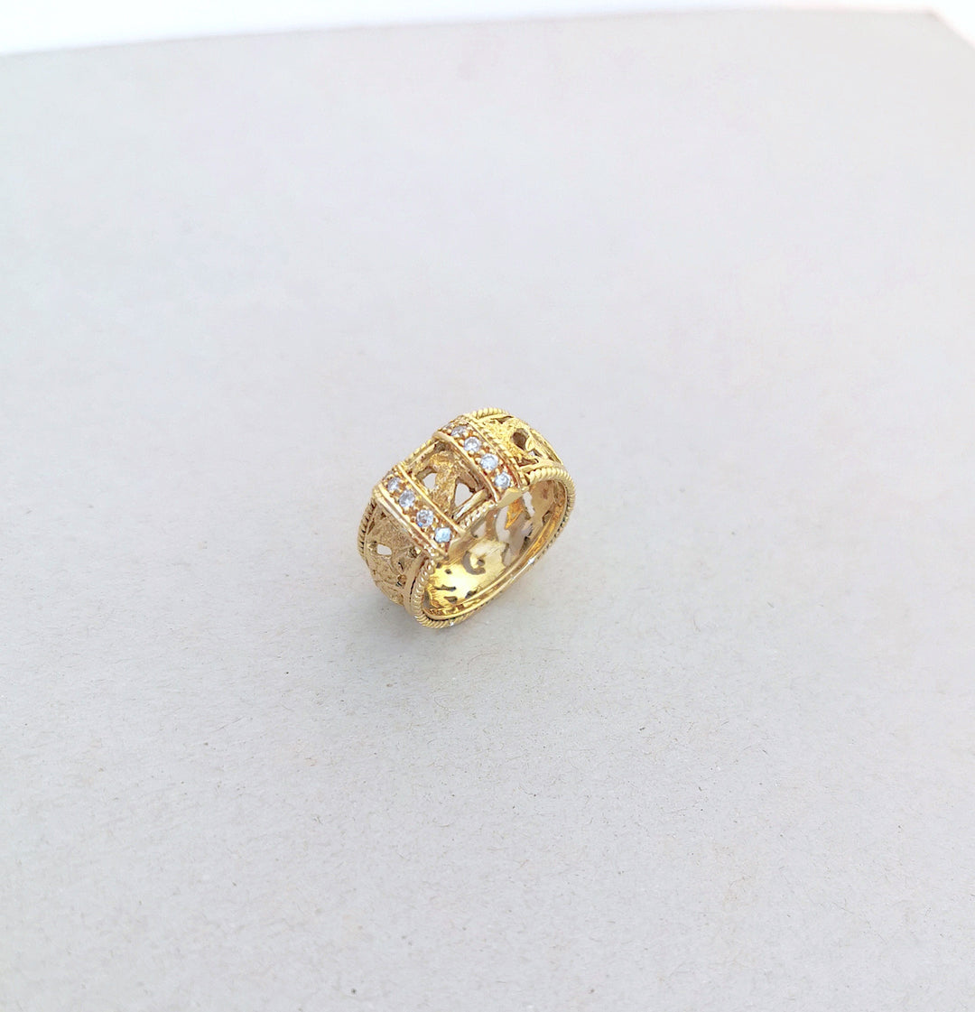 Bague ajourée / Diamants / Or Jaune 18 K gold / 750/1000 / Or 18 carats