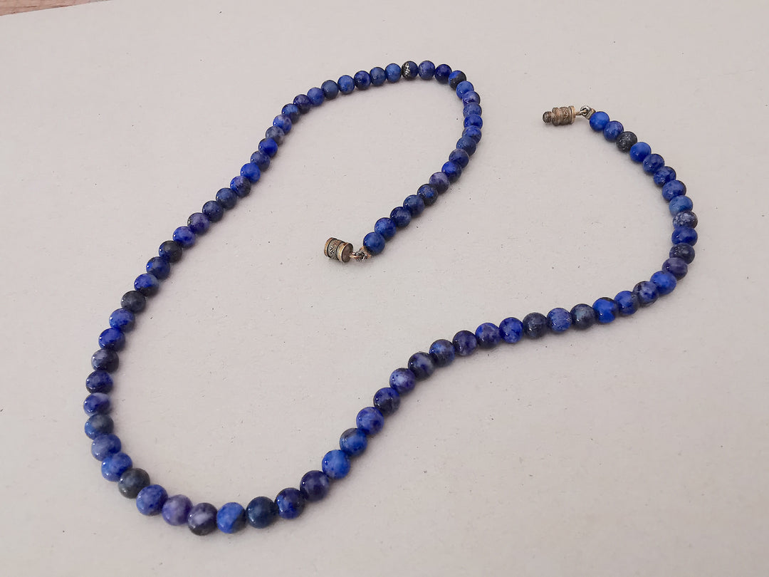 Collier ras de cou / perles en Lapis-lazuli