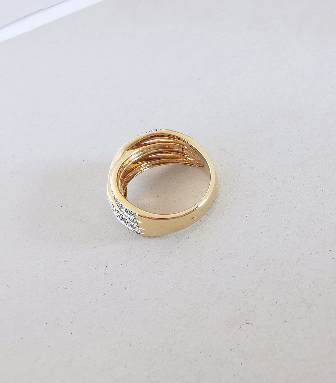 Bague entrelacée / Diamants 0,75 ct / Or 18 K gold / 750/1000 / Or 18 carats