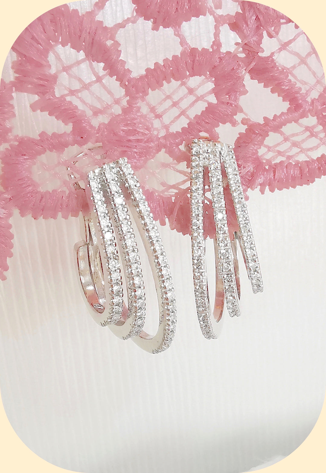 Boucles d'oreilles Créoles / Diamants / Or Blanc 18 K / 18 carats / 750/1000