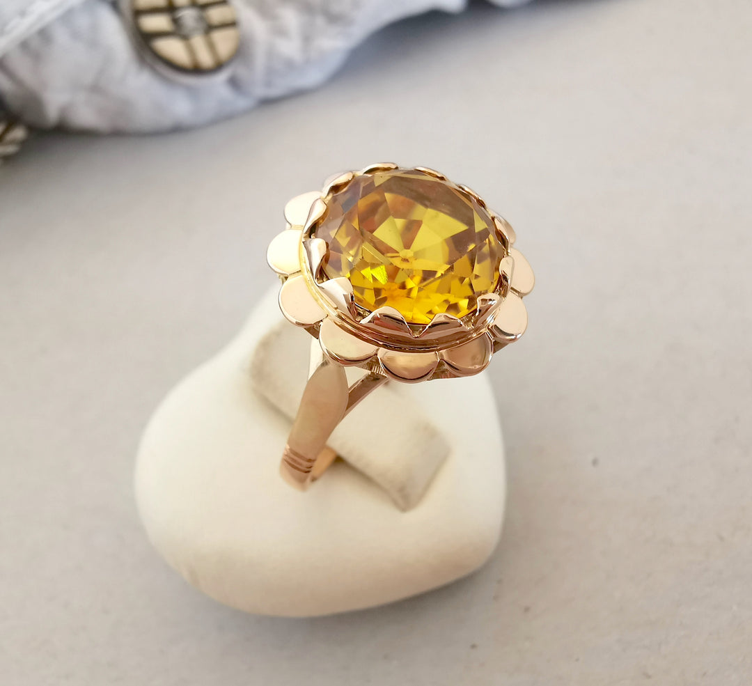 Bague Topaze Jaune / OR 18 K / 750/1000 / 18 carats