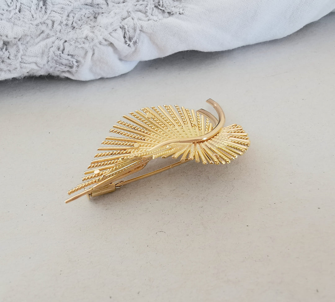 Pendentif / Broche / Feuille stylisée / Or 18 K Gold / 750 / 18 carats