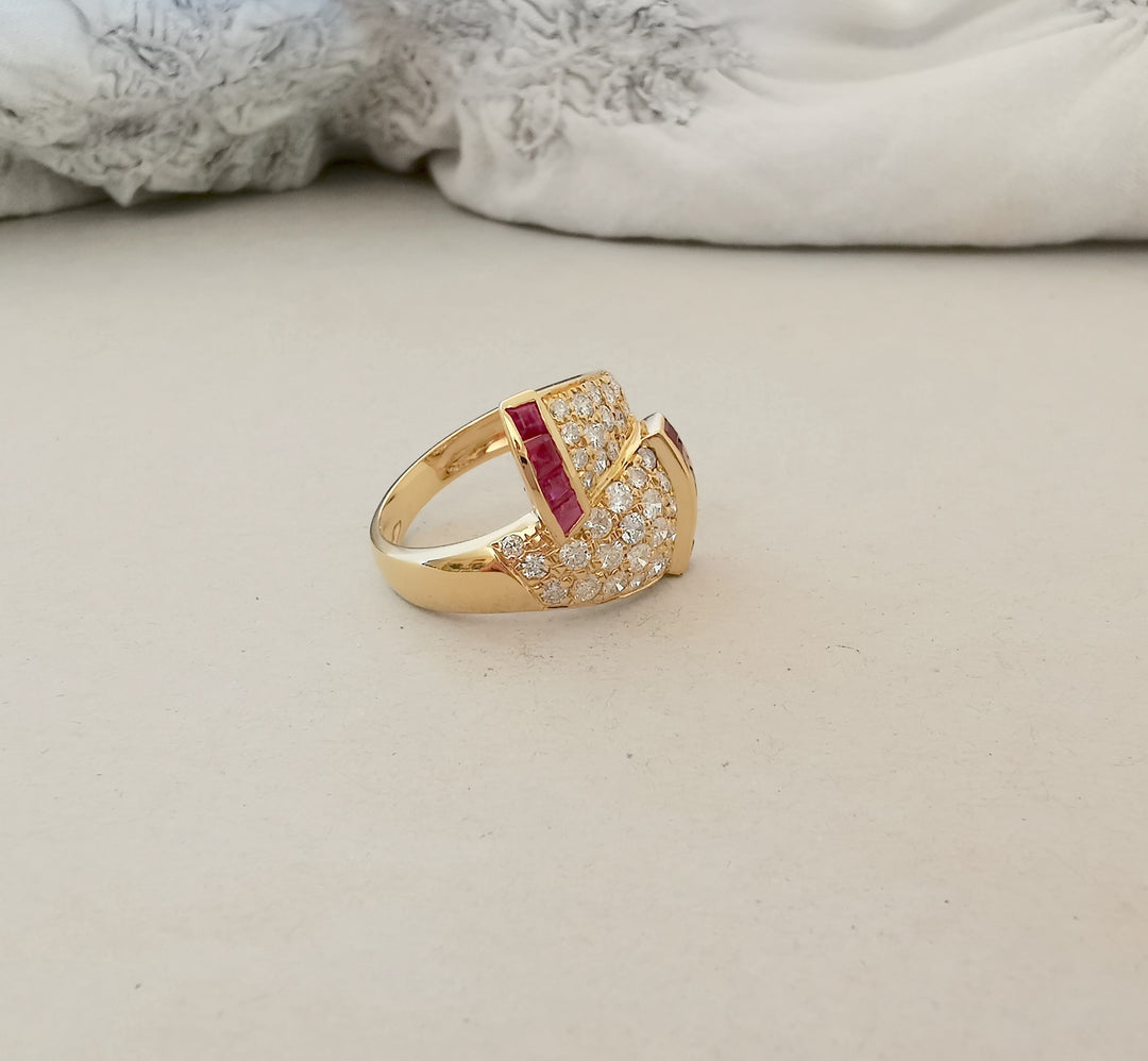 Bague / Rubis / Diamants 1,11 ct / Or 18 K gold / Or 18 carats / 750