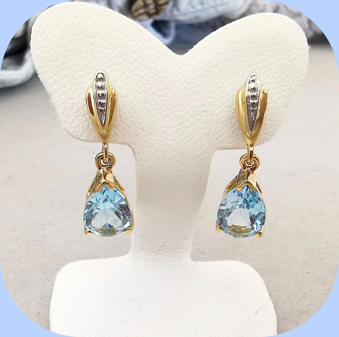 Boucles d'oreilles Pendantes / Topazes / Or 18 K / 750 / 18 carats