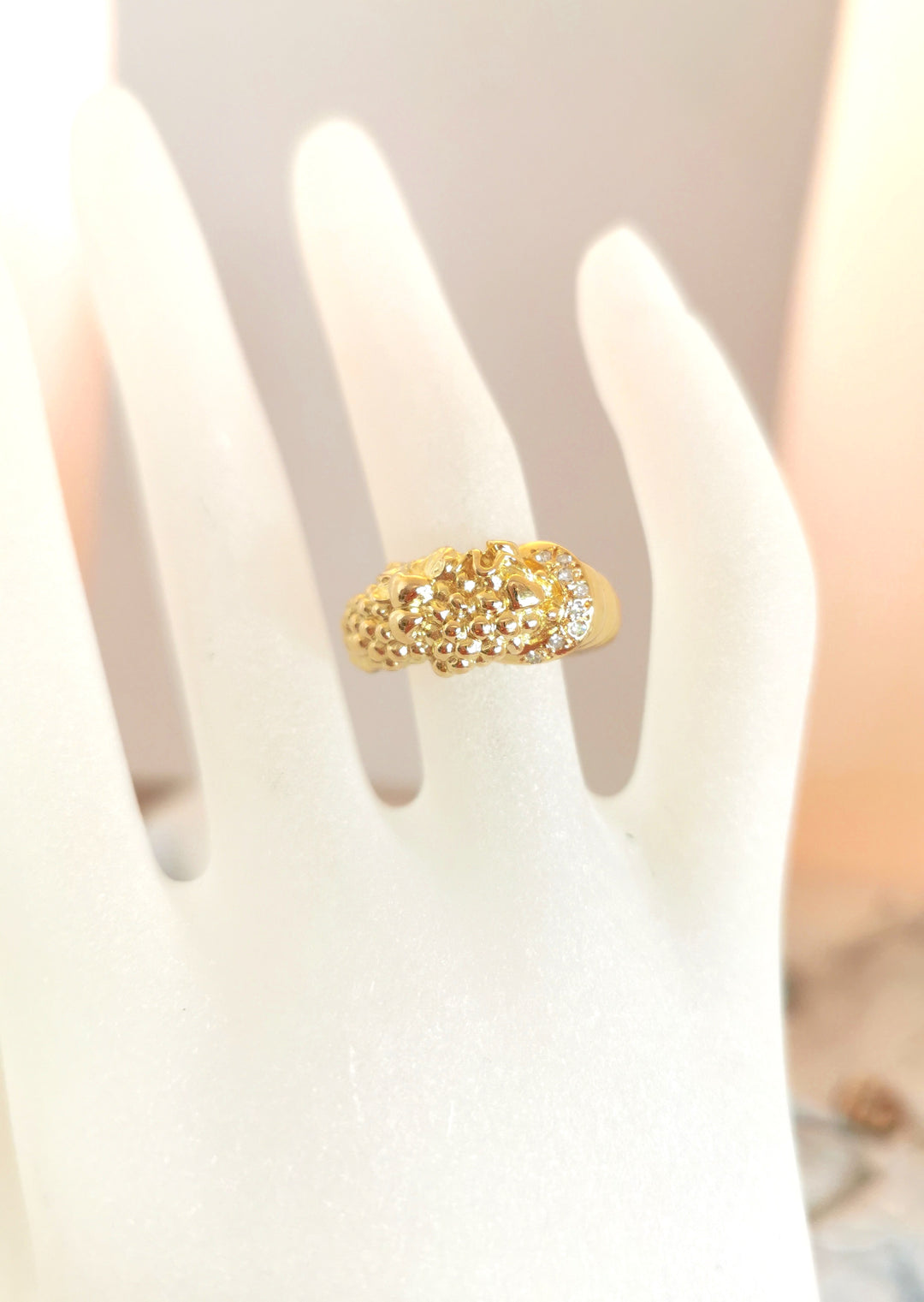 Bague Or 18 K " Corne d'abondance " / Diamants / Or 18 carats / 750/1000