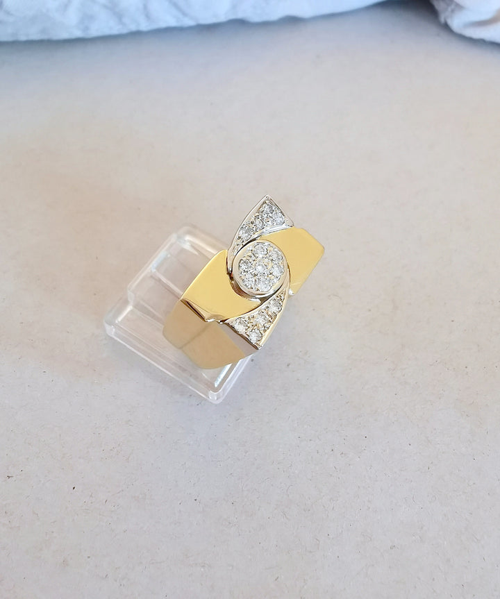 Bague Chevalière 10,75 gr / Diamants / Or 18 K gold / 18 carats / 750