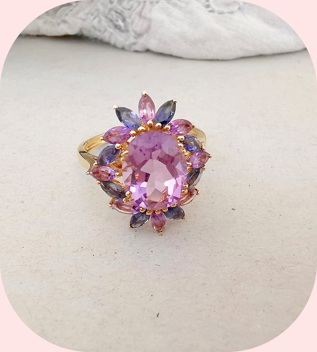 Bague Or 18 K / Améthystes / iolites / Or 18 carats / 750/1000