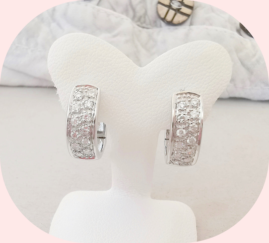 Boucles d'oreilles / Créoles / Diamants / Or Blanc 18 K / 18 carats / 750/1000