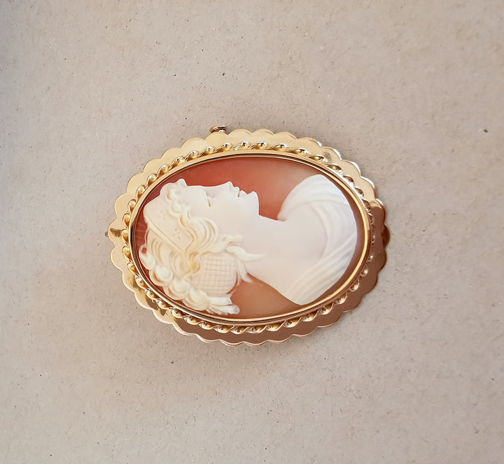 Pendentif / Broche Or 18 K / Camée coquille / 18 carats / 750/1000