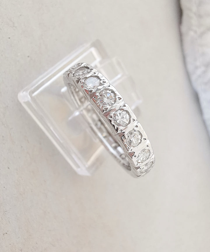 Bague Alliance Américaine / Diamants 0,90 ct / Or blanc 18 K / (750°/°°) / 18 carats