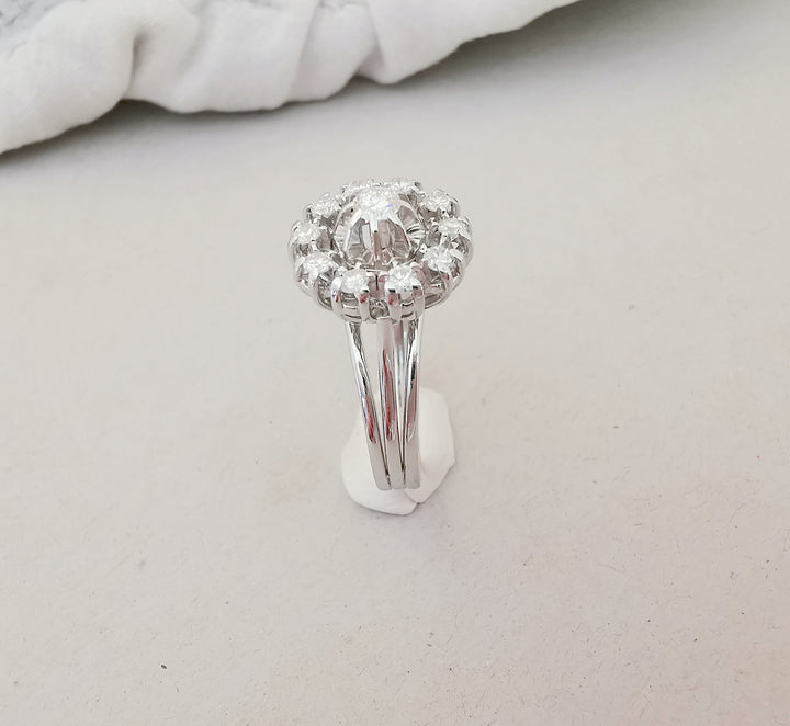 Bague Ancienne Marguerite / Diamants / Or Blanc 18 K / 18 carats / (750°/°°)